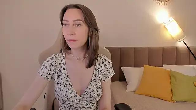GoodGlamorGirl from StripChat is Freechat