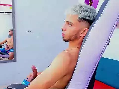 gregori_latin19 from StripChat is Freechat