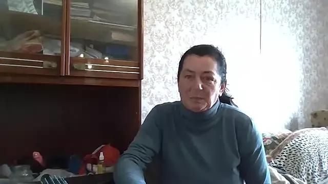 GypsiQueen2 from StripChat is Freechat