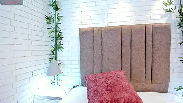 Hannaa_Evanss from StripChat is Freechat