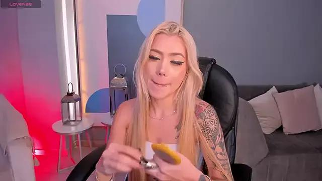 Check out our webcam shows gallery and message on a personal level with our sweet squirt cams hosts, showing off their natural physiques and sex toys.
