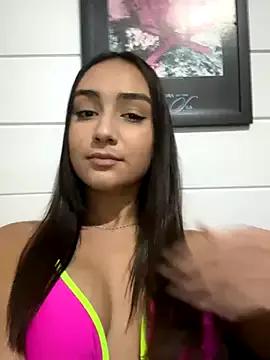 hannahhotwife from StripChat is Freechat