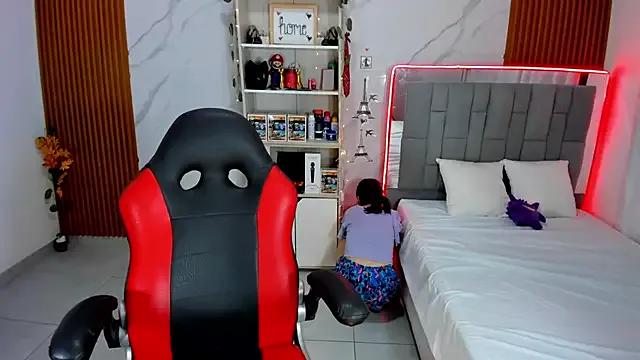 Check out our webcam shows gallery and message on a personal level with our sweet squirt cams hosts, showing off their natural physiques and sex toys.