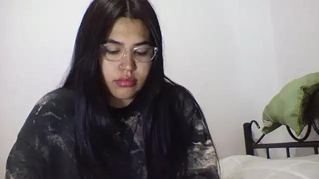 Harris_Annie from StripChat is Freechat