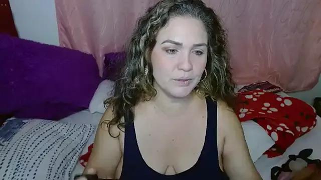 helenca43 from StripChat is Freechat