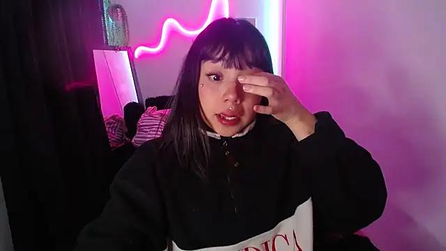 Check out our webcam shows gallery and message on a personal level with our sweet squirt cams hosts, showing off their natural physiques and sex toys.