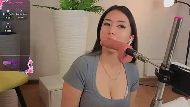 HellyPolly from StripChat is Freechat
