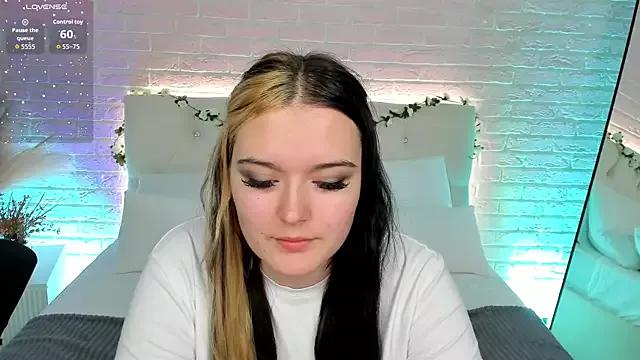 Check out our webcam shows gallery and message on a personal level with our sweet squirt cams hosts, showing off their natural physiques and sex toys.