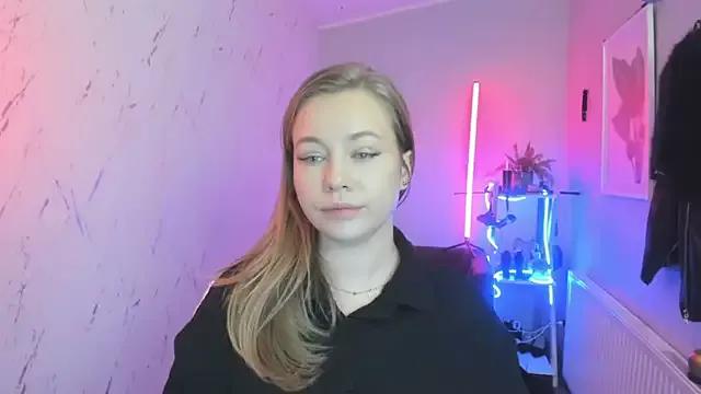 holly_xglam from StripChat is Freechat