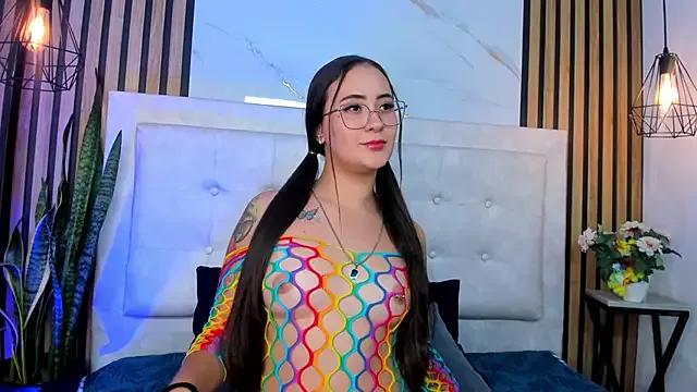 Honey_noir from StripChat is Freechat