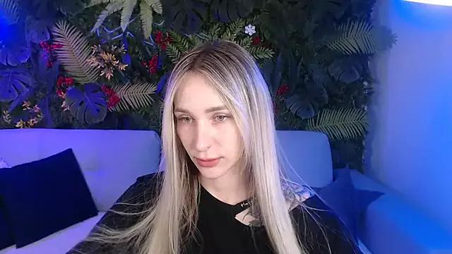 Horny_Blond from StripChat is Freechat