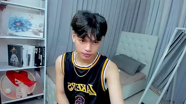 hotfreshdior from StripChat is Freechat