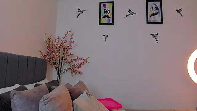 Check out our webcam shows gallery and message on a personal level with our sweet squirt cams hosts, showing off their natural physiques and sex toys.