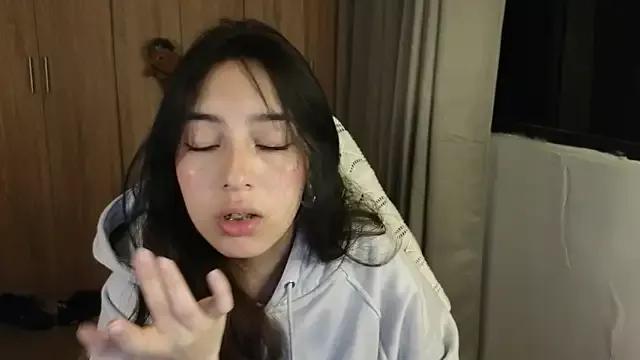 immisssilver from StripChat is Freechat