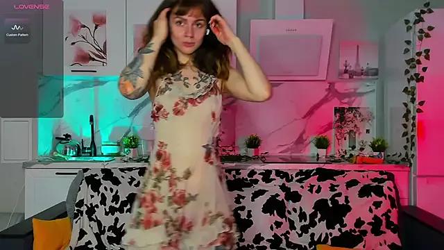 Incredible_Emily from StripChat is Freechat