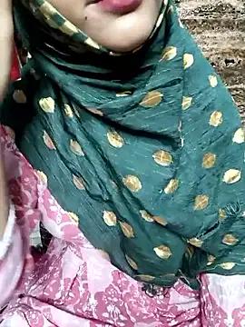 Indian-Aleena from StripChat is Freechat