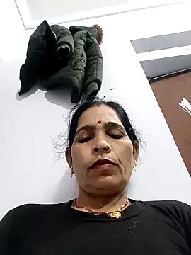 Indiangueen from StripChat is Freechat