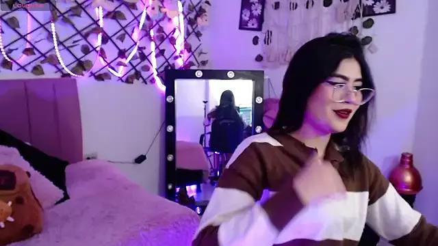 Check out our webcam shows gallery and message on a personal level with our sweet squirt cams hosts, showing off their natural physiques and sex toys.