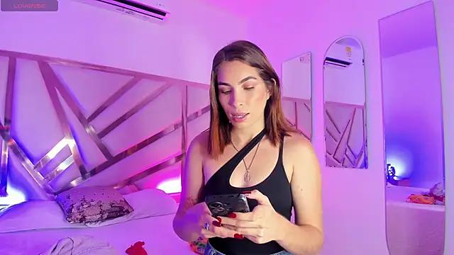 Isabel_Paris from StripChat is Freechat
