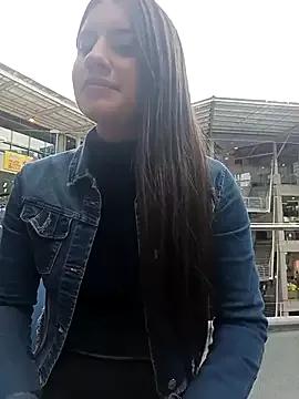 Isabella21_ from StripChat is Freechat