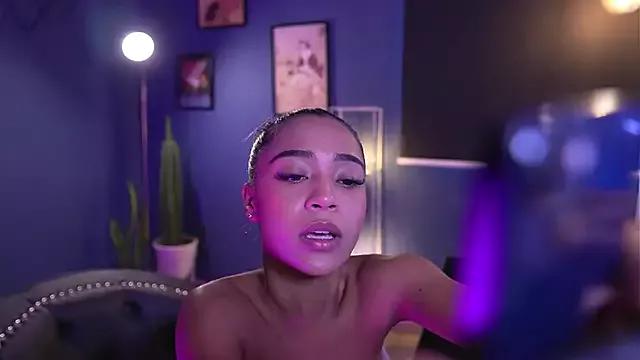 Isapetit_ from StripChat is Freechat