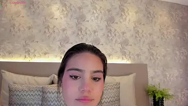 IvyEllis from StripChat is Freechat