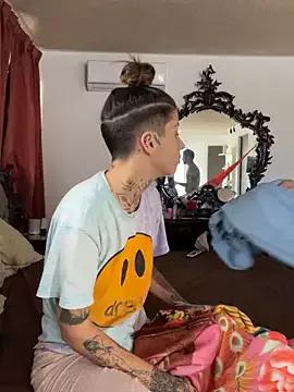 Check out our webcam shows gallery and message on a personal level with our sweet squirt cams hosts, showing off their natural physiques and sex toys.