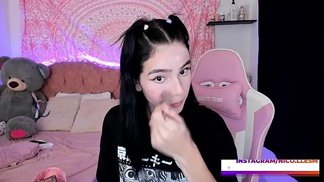 Check out our webcam shows gallery and message on a personal level with our sweet squirt cams hosts, showing off their natural physiques and sex toys.
