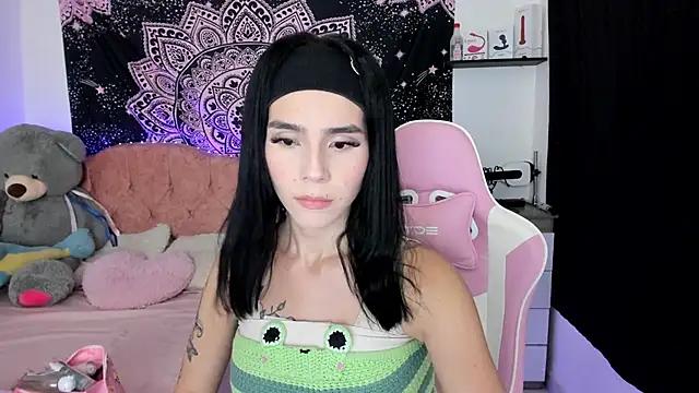 Check out our webcam shows gallery and message on a personal level with our sweet squirt cams hosts, showing off their natural physiques and sex toys.