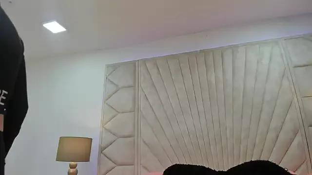 Jade_squirtt from StripChat is Freechat