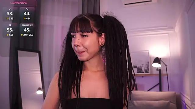 JadeeeFoxx from StripChat is Freechat