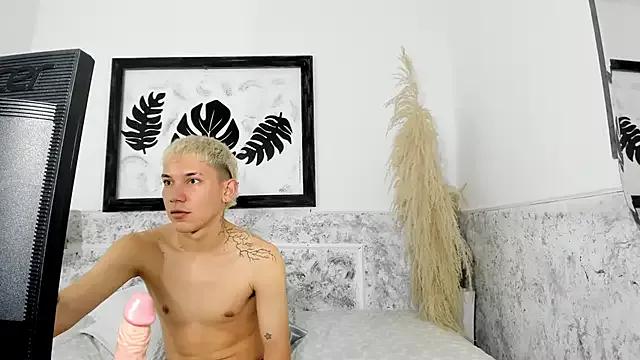 JaxWild from StripChat is Freechat