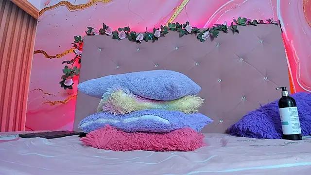 Check out our webcam shows gallery and message on a personal level with our sweet squirt cams hosts, showing off their natural physiques and sex toys.