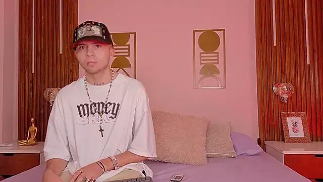 JESSYANDBLACK from StripChat is Freechat