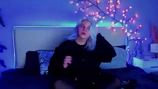 JoannLowe from StripChat is Freechat