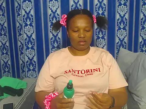 JUICEYLIPS333 from StripChat is Freechat