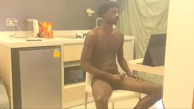 JuicyBlackD83 from StripChat is Freechat