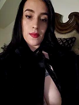 JuicyLya from StripChat is Freechat