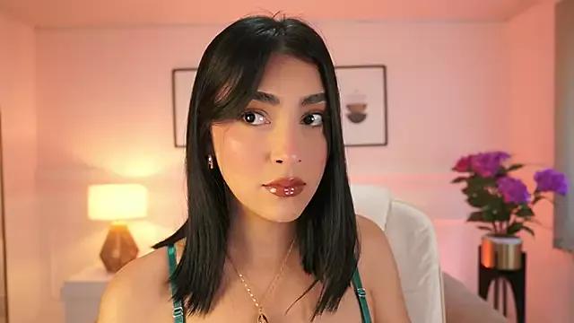 JulesBenett from StripChat is Freechat
