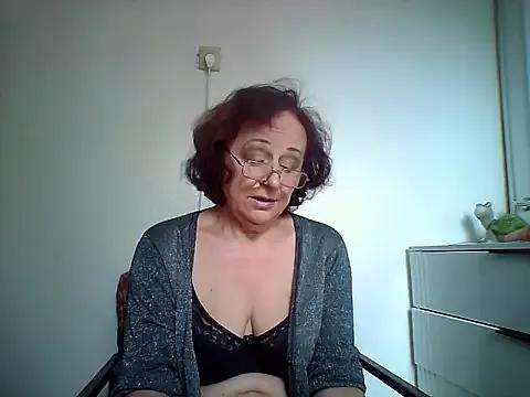 Julia54391 from StripChat is Freechat