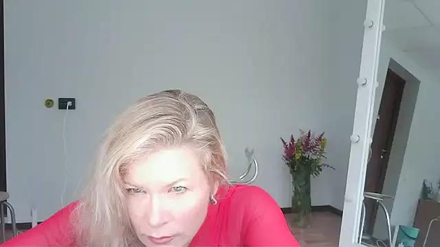 Julia_Giulia from StripChat is Freechat