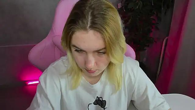 Check out our webcam shows gallery and message on a personal level with our sweet squirt cams hosts, showing off their natural physiques and sex toys.