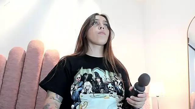 JulianaCarter from StripChat is Freechat