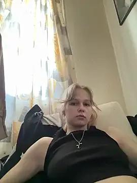 Julie_Cutie from StripChat is Freechat