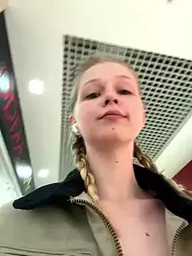 Julie_Cutie from StripChat is Freechat