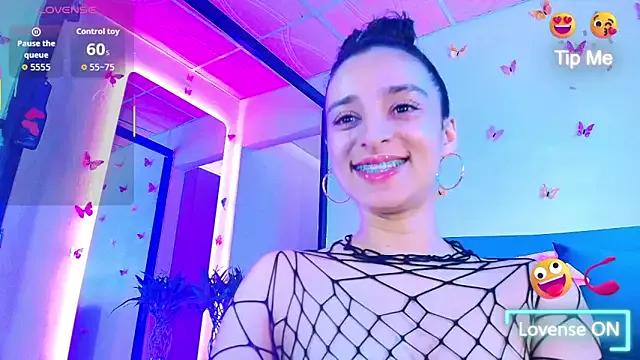 Juliet_1_ from StripChat is Freechat