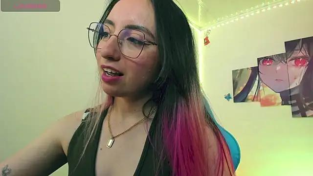 Check out our webcam shows gallery and message on a personal level with our sweet squirt cams hosts, showing off their natural physiques and sex toys.