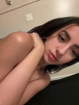 Julieta_T532 from StripChat is Freechat