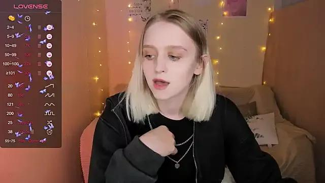 justinahelen_ from StripChat is Freechat
