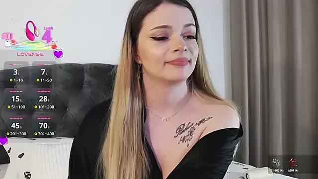 Kailynn_Moenn from StripChat is Freechat